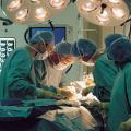 Βρετανοί γιατροί μεταμόσχευσαν πόδι ασθενούς στο χέρι του για το κρατήσουν ζωντανό