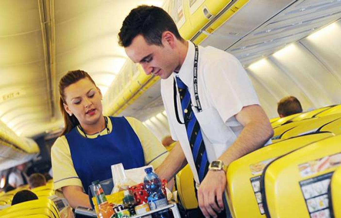 001_aa_ryanair-cabin-crew-11.jpg