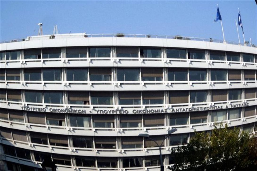 Σε εξέλιξη η σύσκεψη του οικονομικού επιτελείου και του υπουργού Διοικητικής Μεταρρύθμισης