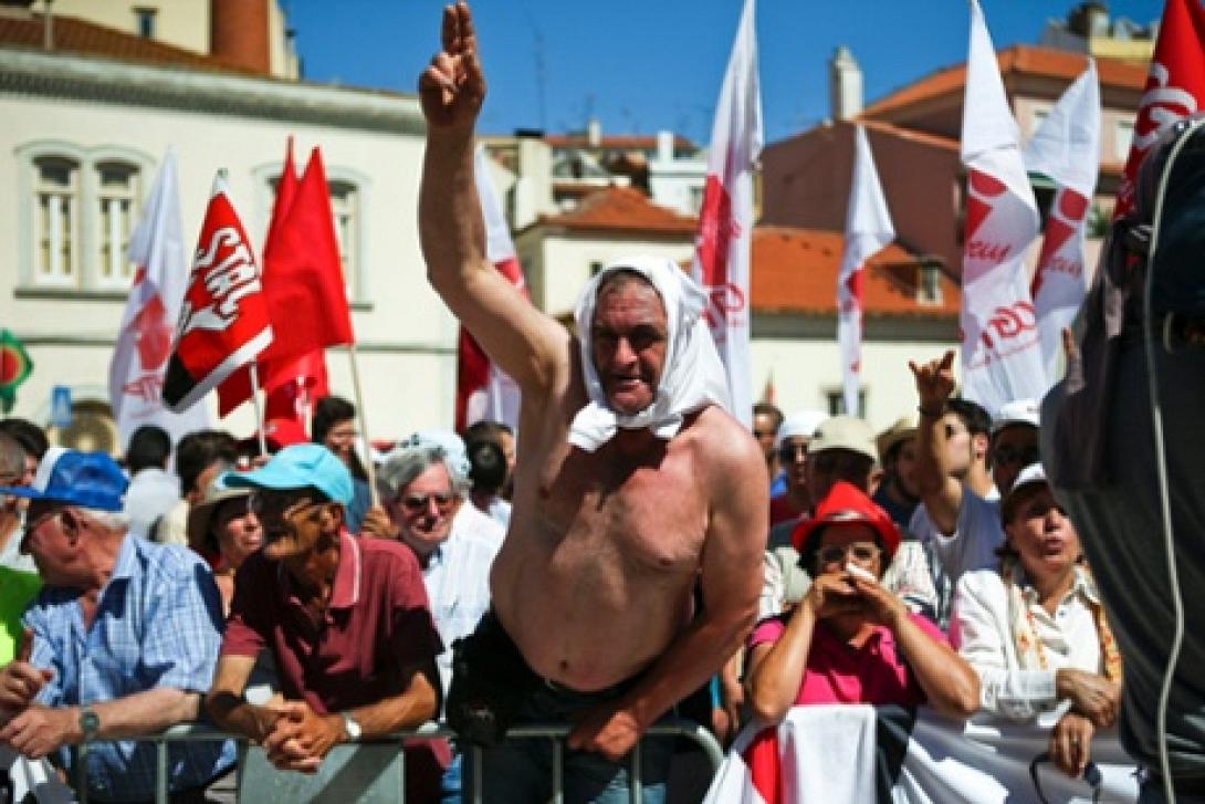 Πορτογαλία: Χιλιάδες διαδήλωσαν εναντίον της λιτότητας
