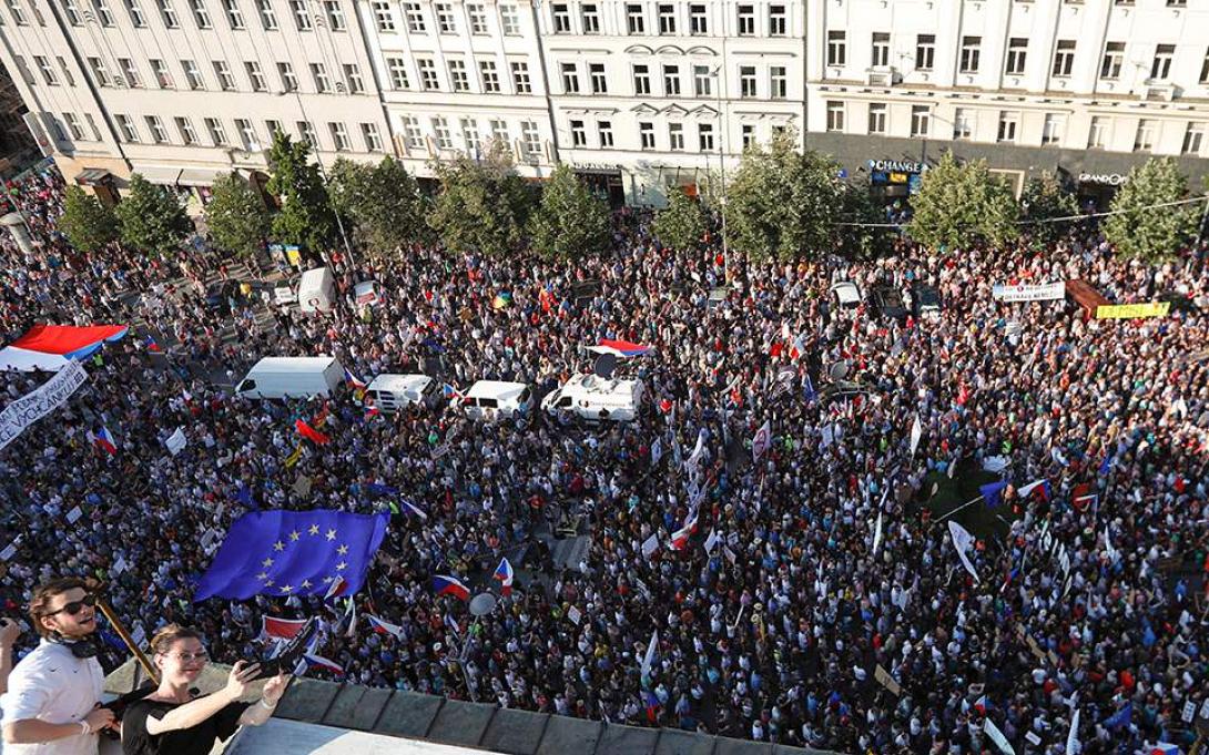 05s11czec-thumb-large.jpg