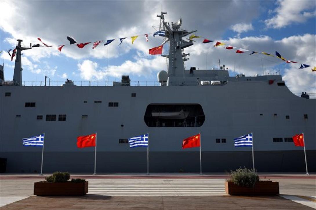 Ο πρωθυπουργός Αλέξης Τσίπρας υποδέχθηκε τον κινεζικό στόλο