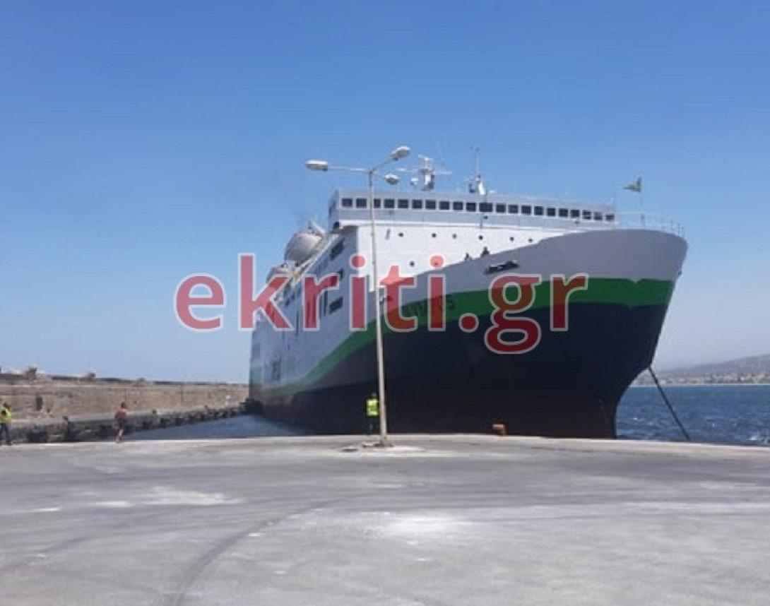 Το πλοίο στο λιμάνι του Ρεθύμνου