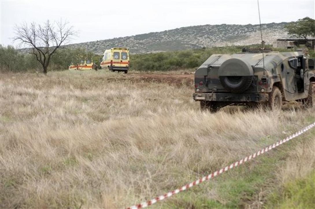 Θρήνος στις κηδείες των τριών θυμάτων του δυστυχήματος στο Βόλο