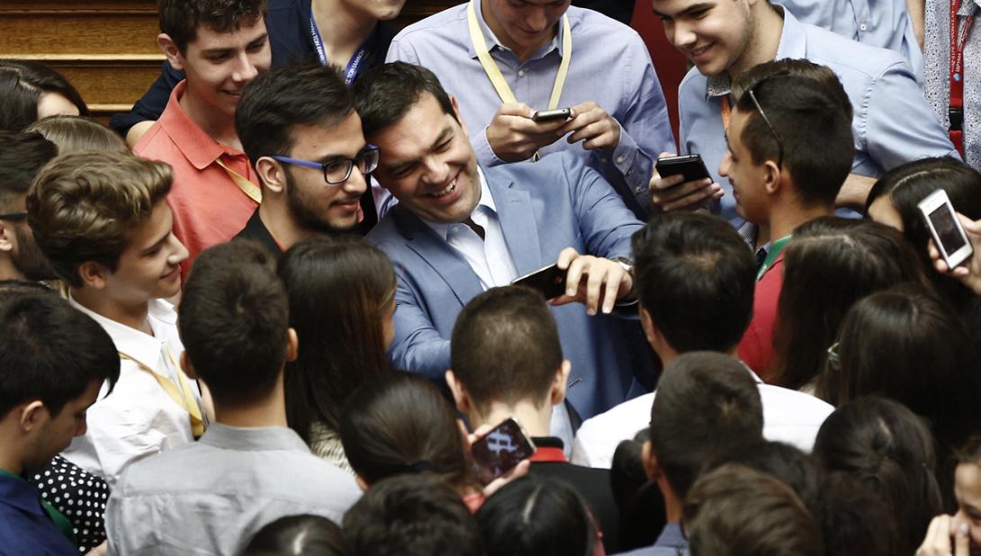 τσιπρας,selfie βουλη εφηβων