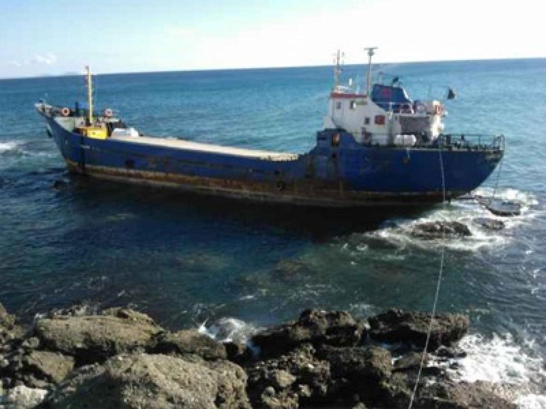 Προσάραξη πλοίου στα Νέα Μουδανιά