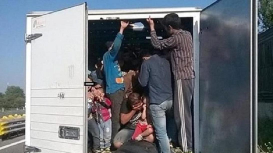 Πρόσφυγες βρέθηκαν κλειδωμένοι σε νταλίκα – ψυγείο .jpg