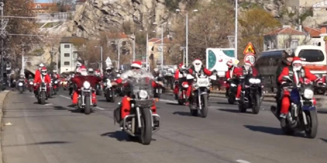Αγιοι Βασίληδες μοτοσικλετιστές για καλό σκοπό.jpg