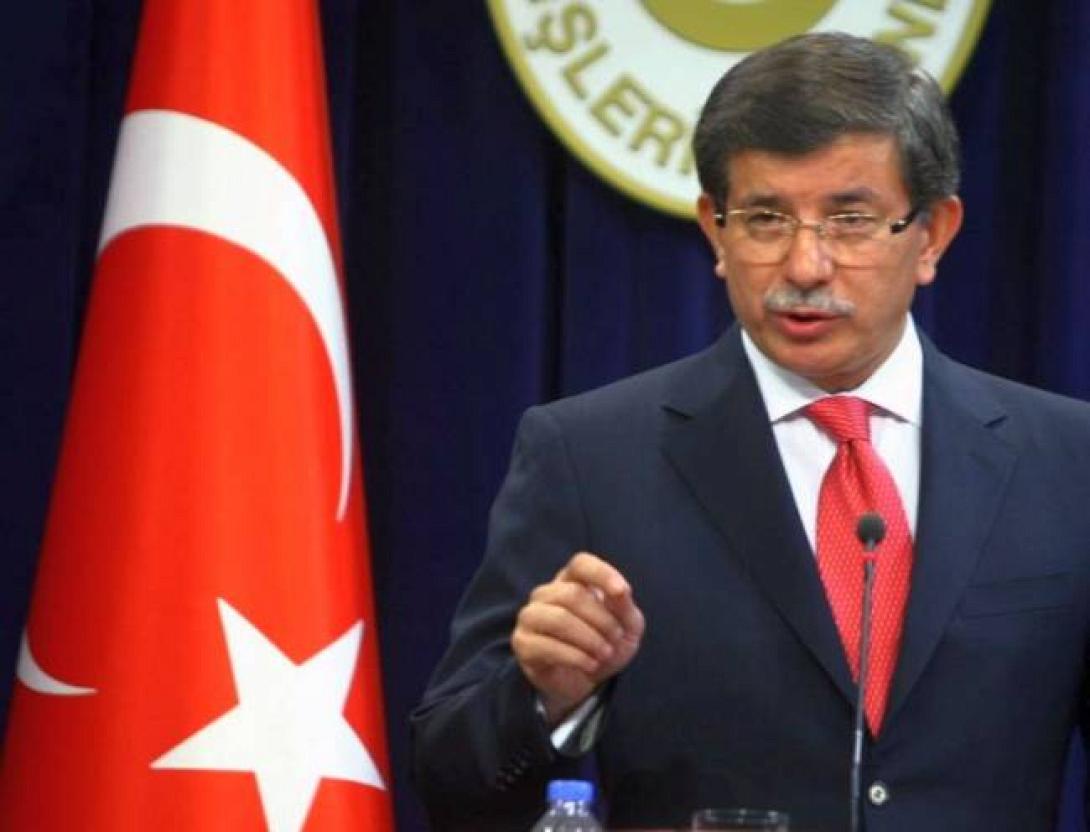 Α.Νταβούτογλου: Η Τουρκία χρειάζεται ένα φιλελεύθερο Σύνταγμα