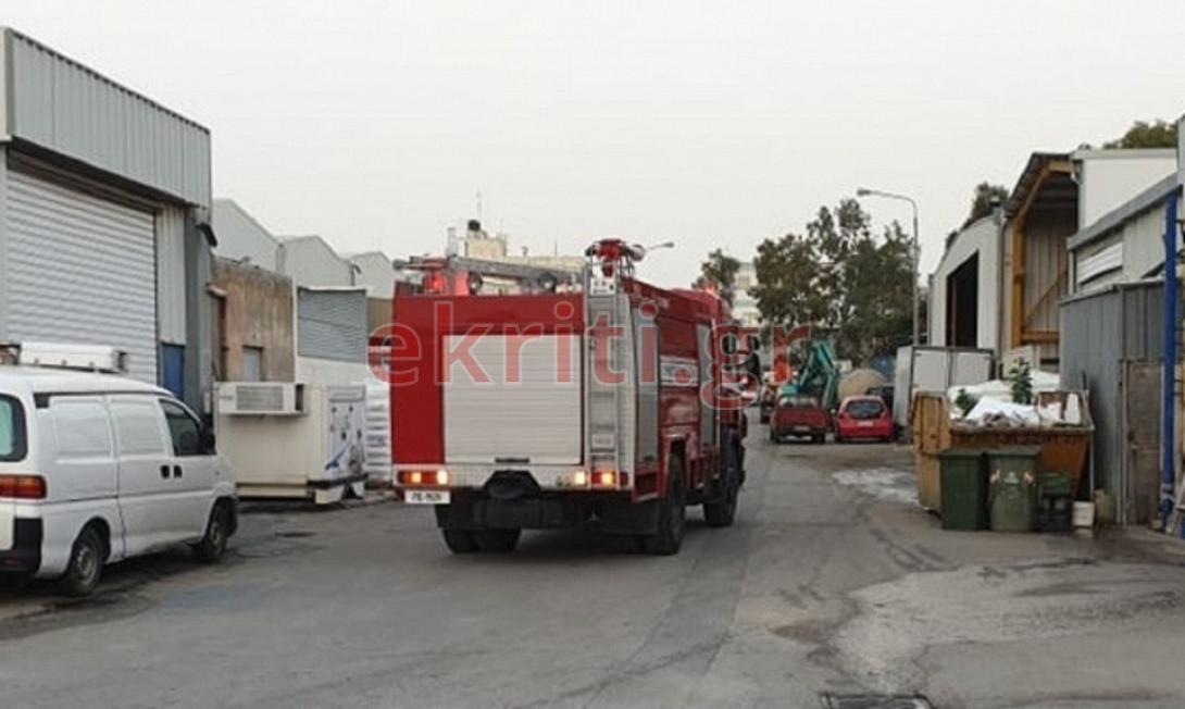 Τα πυροσβεστικά οχήματα στη ΒΙ.ΠΕ. Ηρακλείου.