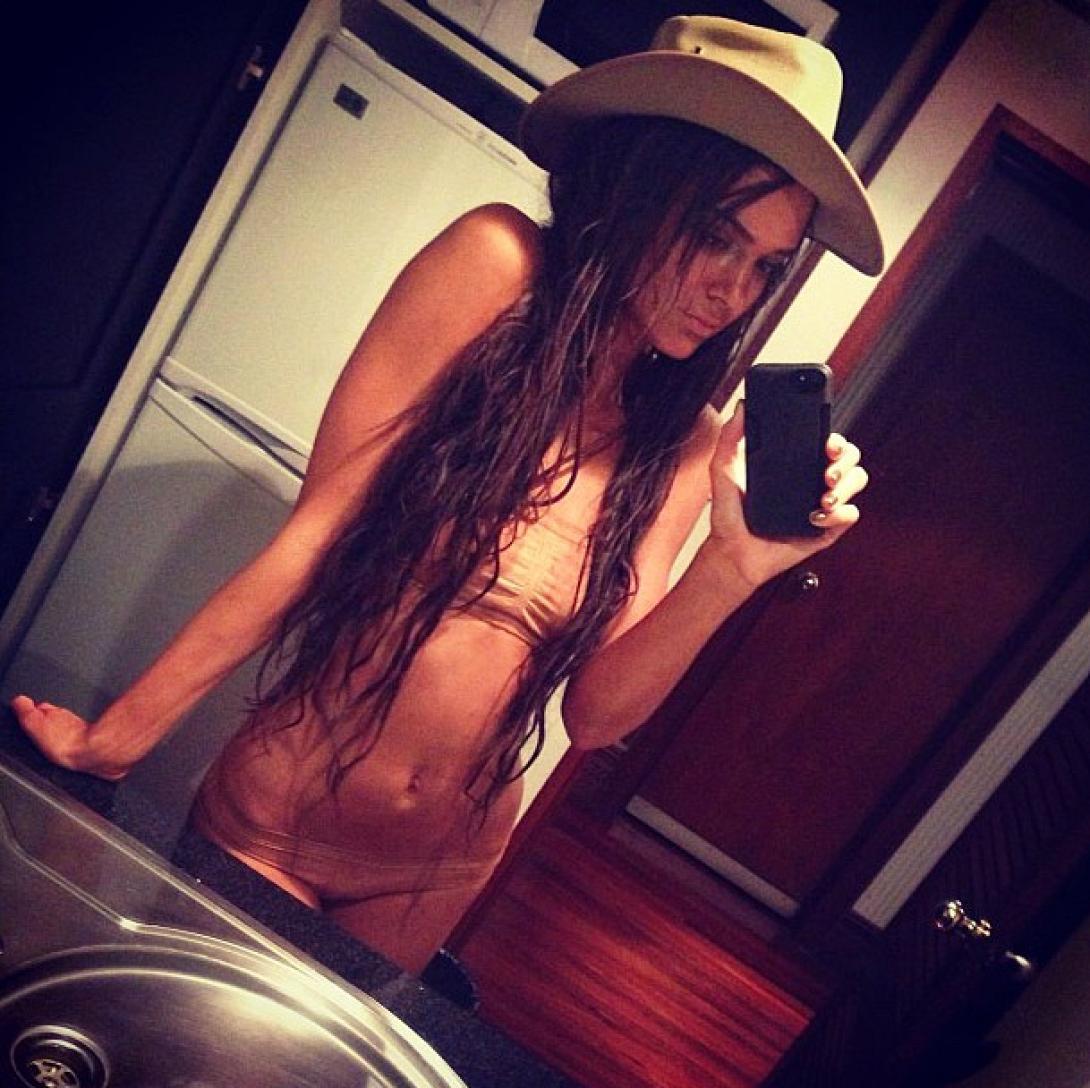 1375823464_kendall-jenner-zoom-09.jpg