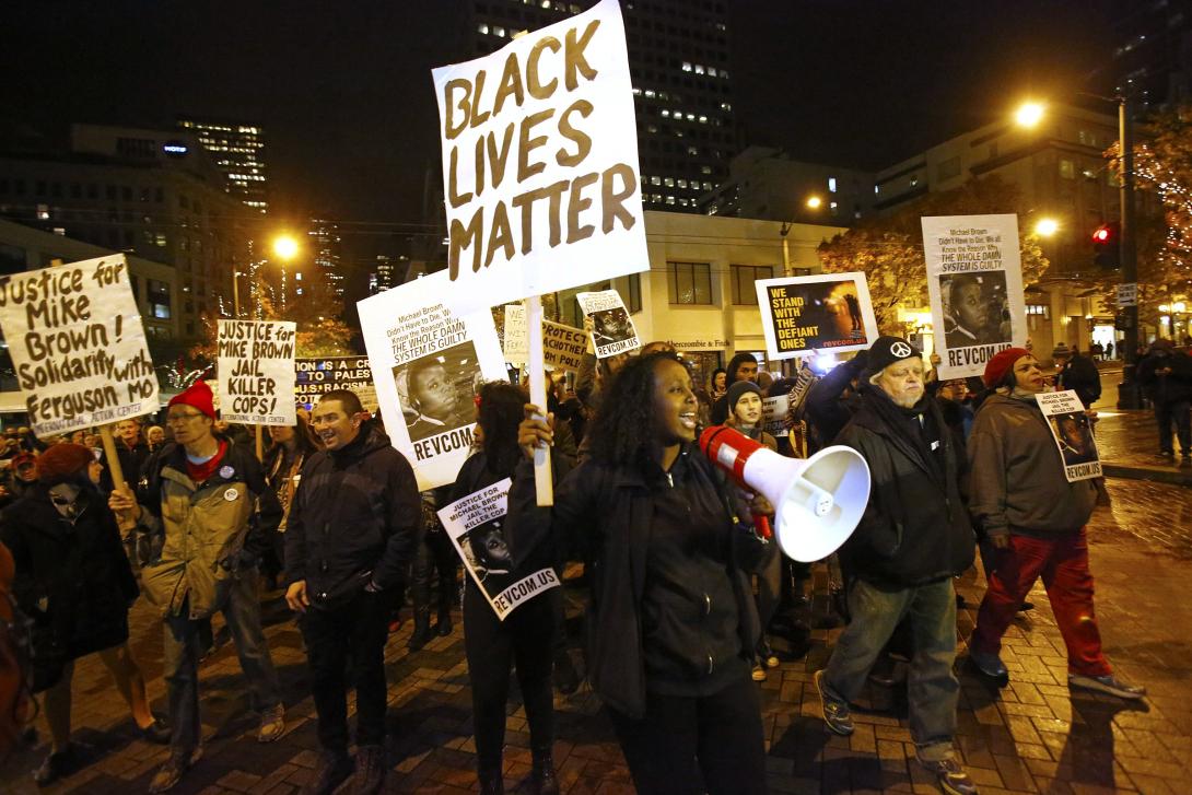 ΗΠΑ: 61 συλλήψεις κατά τις ταραχές γύρω από το Φέργκιουσον