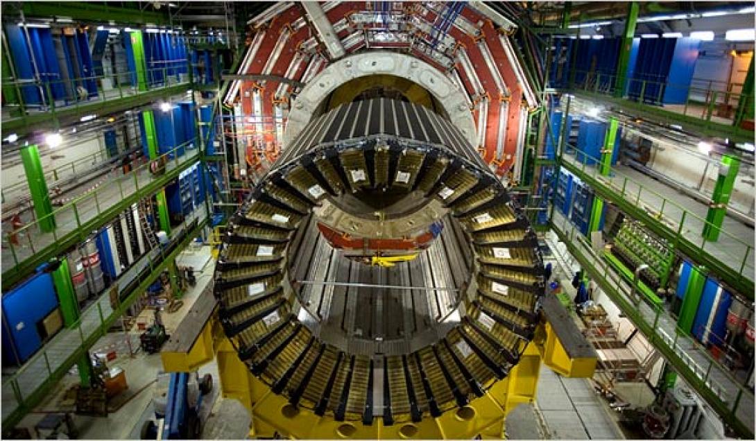 15cern_xlarge1.jpg