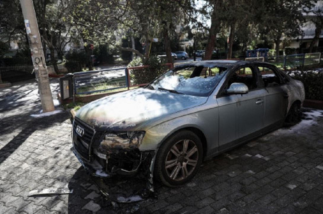 Εμπρησμός πολυτελών αυτοκινήτων 