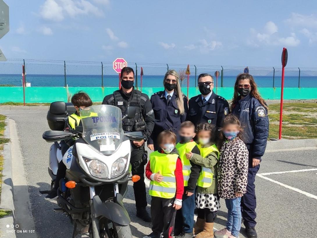 Η Τροχαία και η Δημοτική Αστυνομία εκπαίδευσαν τα παιδιά