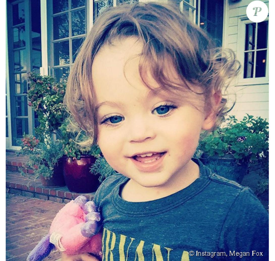 1965693-megan-fox-poste-une-photo-de-son-fils-620x0-1.jpg