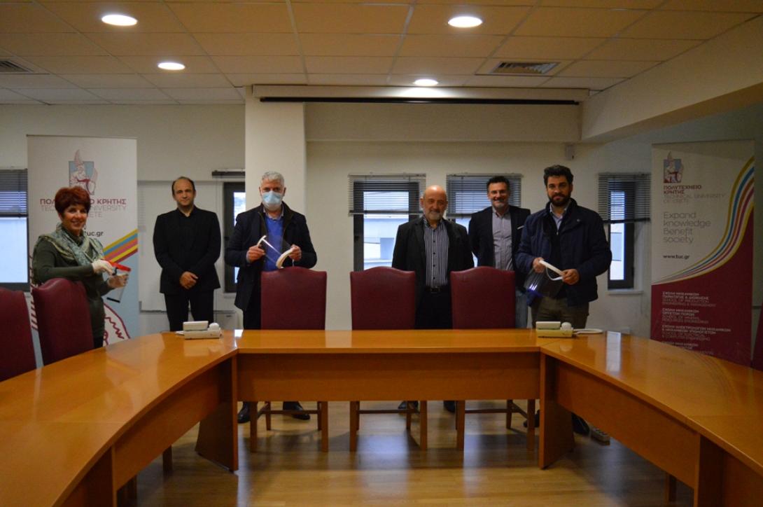 1_paradosi_07-04-2020_polytehneioypoli.jpg