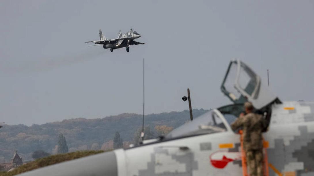 2018-10-12t142023z_969635778_rc11f9158890_rtrmadp_3_ukraine-drills.jpg