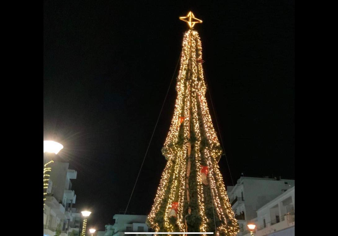 Το Χριστουγεννιάτικο Δέντρο στην Ιεράπετρα