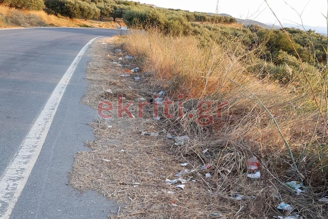 Aπαράδεκτες εικόνες στο δρόμο προς Άγιο Βλάσση