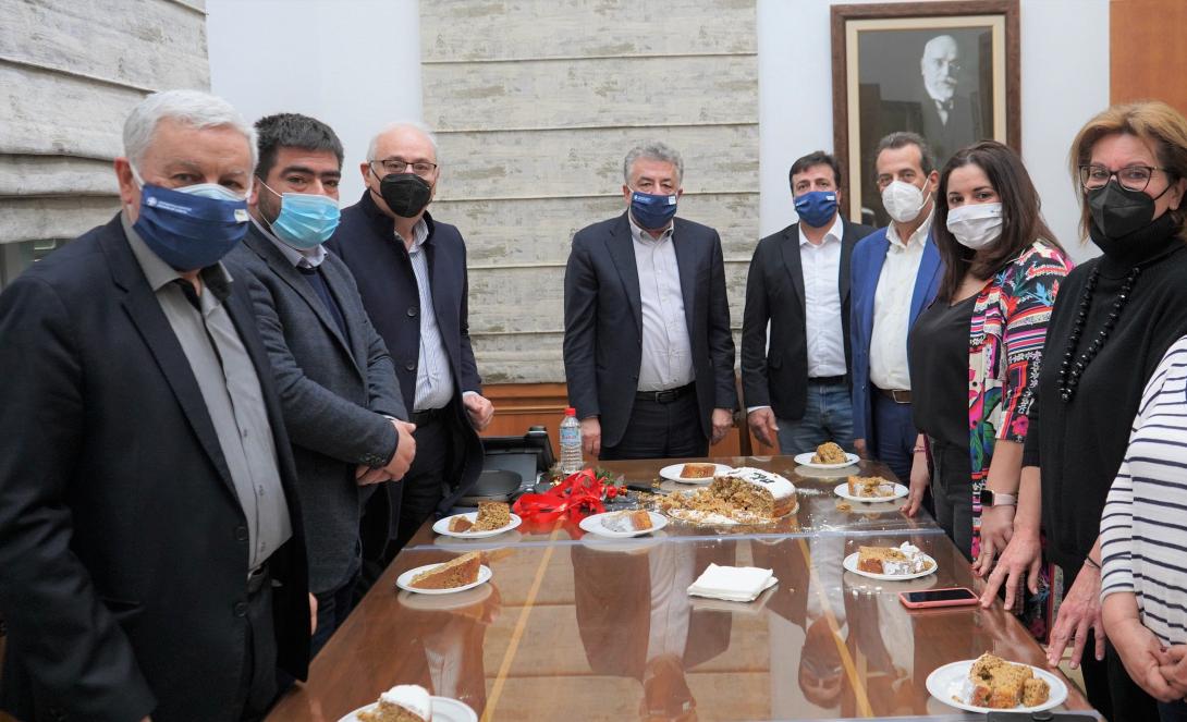 Με ανταλλαγή ευχών η κοπή της Πρωτοχρονιάτικης πίτας της Περιφερειακής Ενότητας Ηρακλείου 