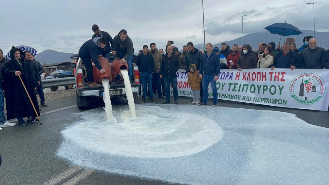 αγρότες τύρναβος