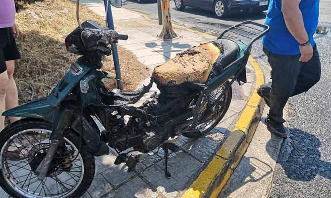 φωτιά μηχανάκι