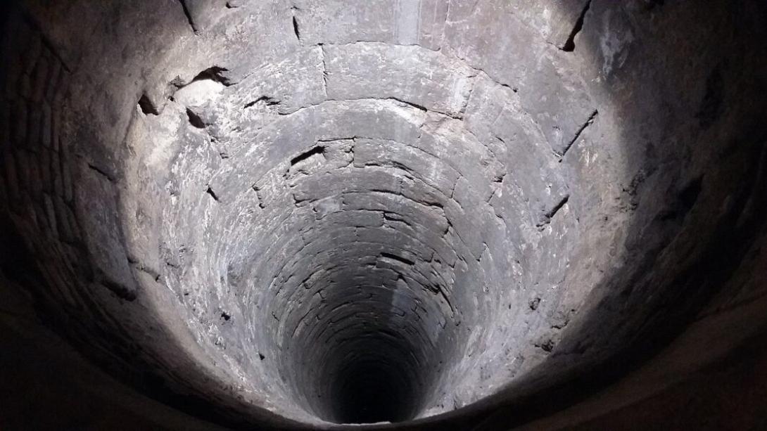 αγοράκι εγκλωβίστηκε σε πηγάδι