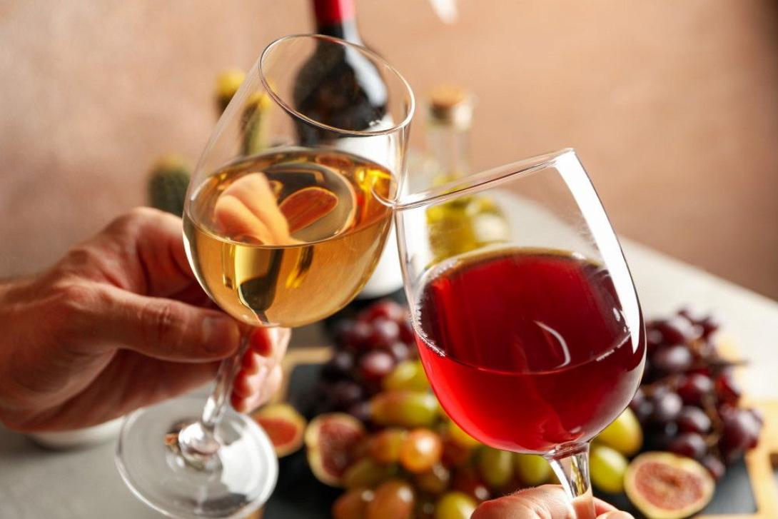 πόσες θερμίδες έχουν δύο ποτήρια κρασί 