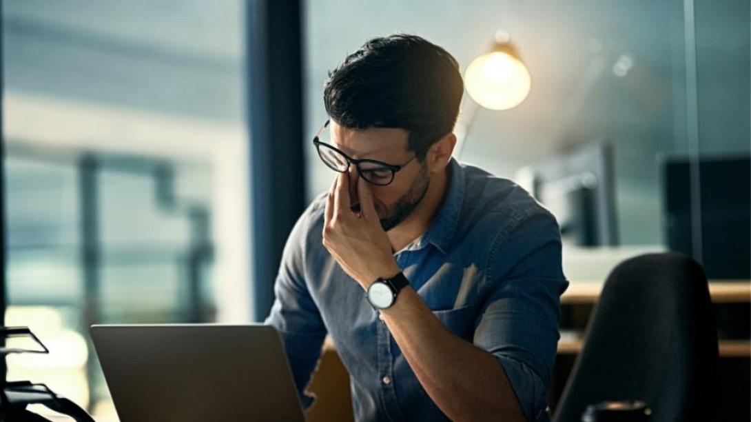 Burnout, τι είναι και πως θα καταλάβετε ότι το έχετε