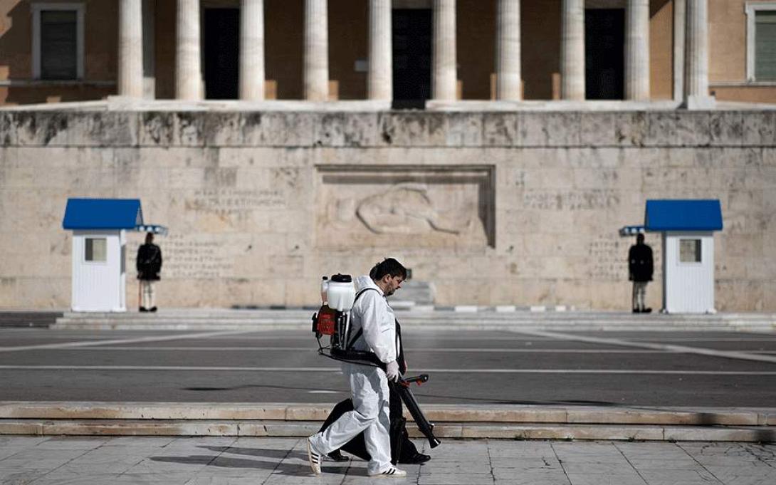 Η Όμικρον 2 δεν καταλαβαίνει από εμβόλια λέει ο Τζανάκης  