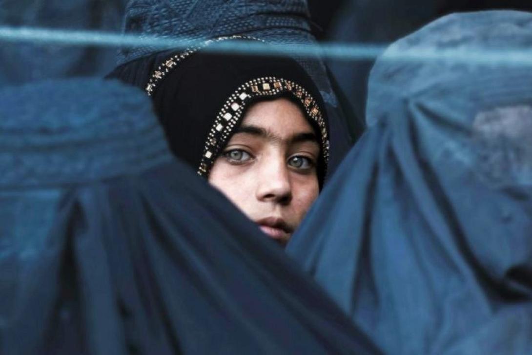 Περισσότερους περιορισμούς από την κυβέρνηση Ταλιμπάν 