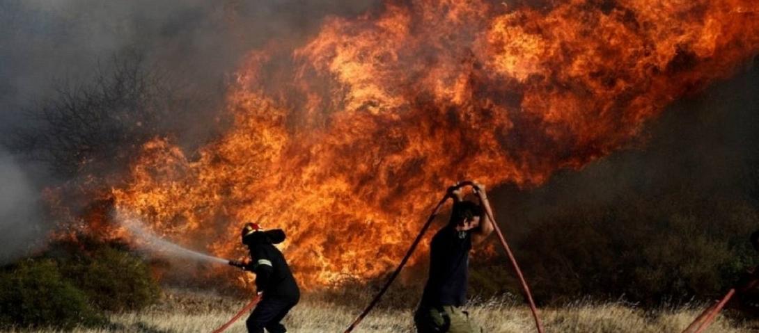 Ανεξέλεγκτη φωτιά στην Ηλεία 