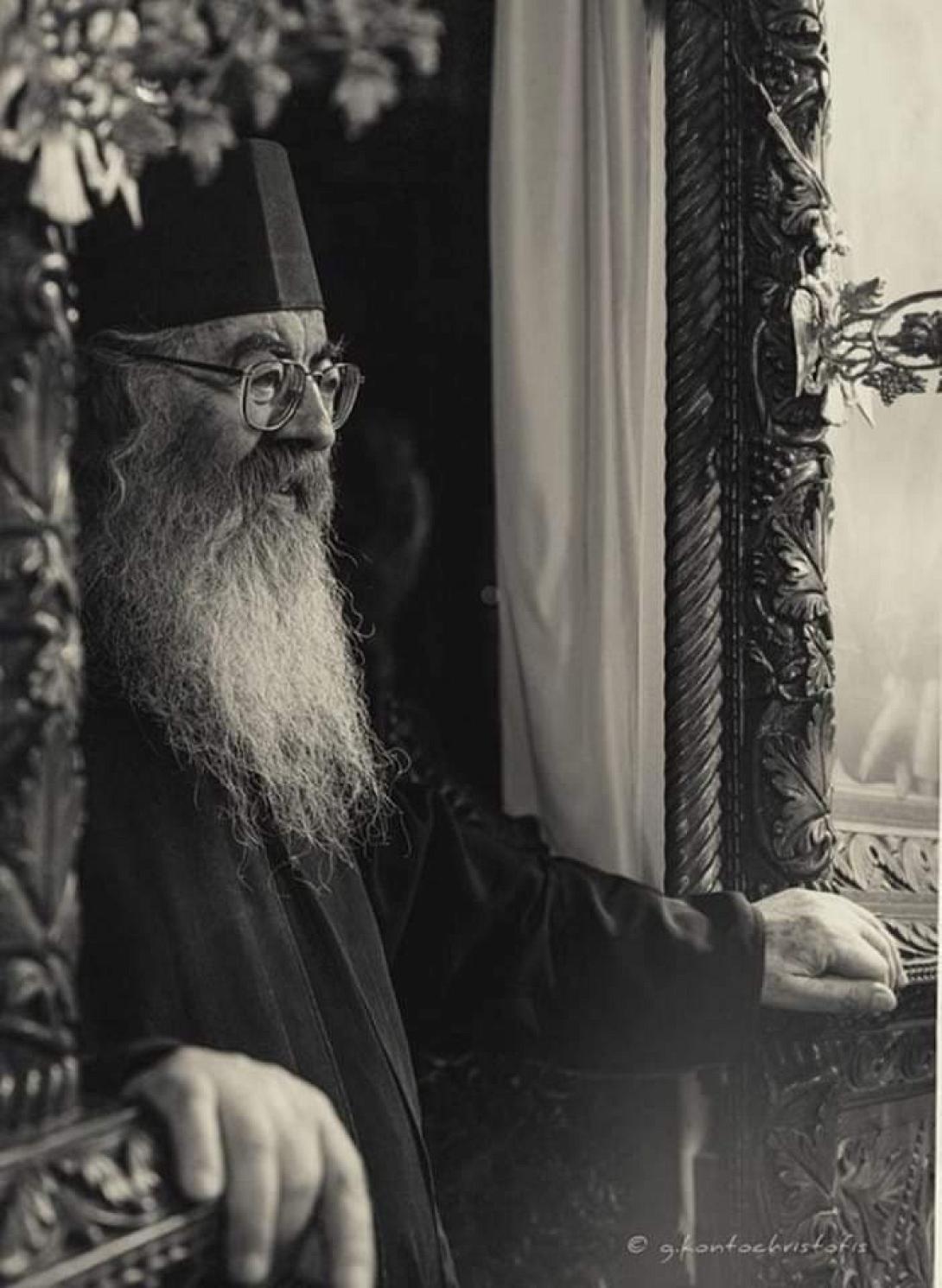 πατήρ Νεκτάριος