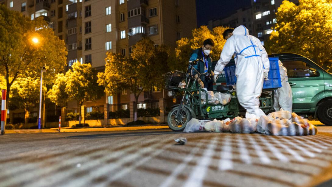 Με αυστηρλες ποινές απειλούν οι αρχές της Σαγκάης όσους παραβιάζουν το lockdown 