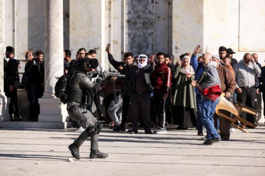 Βίαια επεισόδια στη πλατεία Τεμενών 