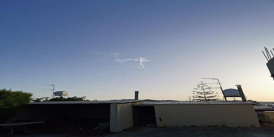 Σύννεφα σχημάτισαν σταυρό πάνω από εκκλησία 