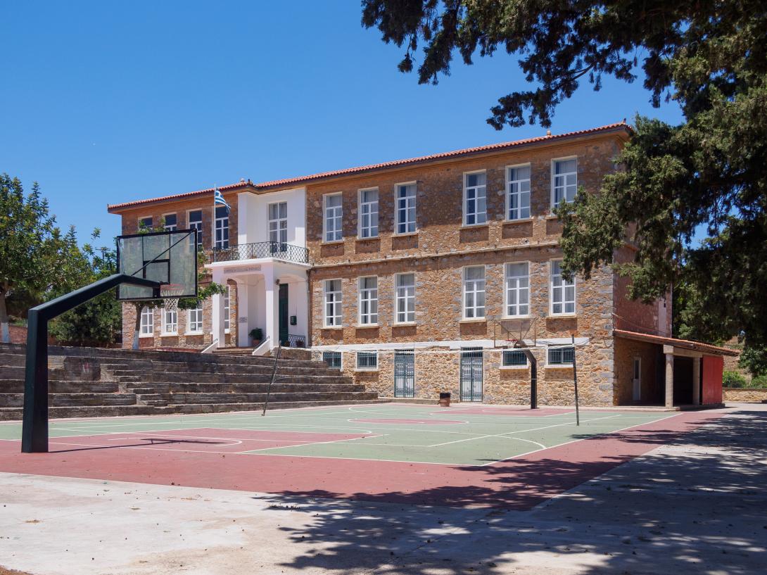 Ορατός ο κίνδυνος κατάρρευσης του εμβληματικού κτιρίου 