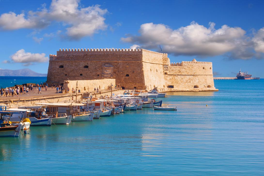 Σχχηματισμός του χάρτη της Κρήτης με 35.000 καλιτσούνια 