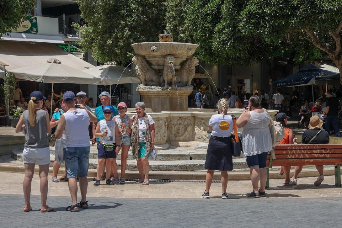 τουρίστες στο Ηράκλειο