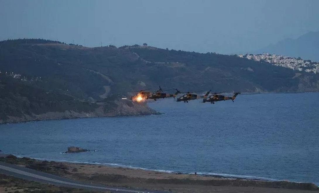 Ελικόπτερα και πραγματικά πυρά από κορβέτες στην άσκηση EFES 2022 
