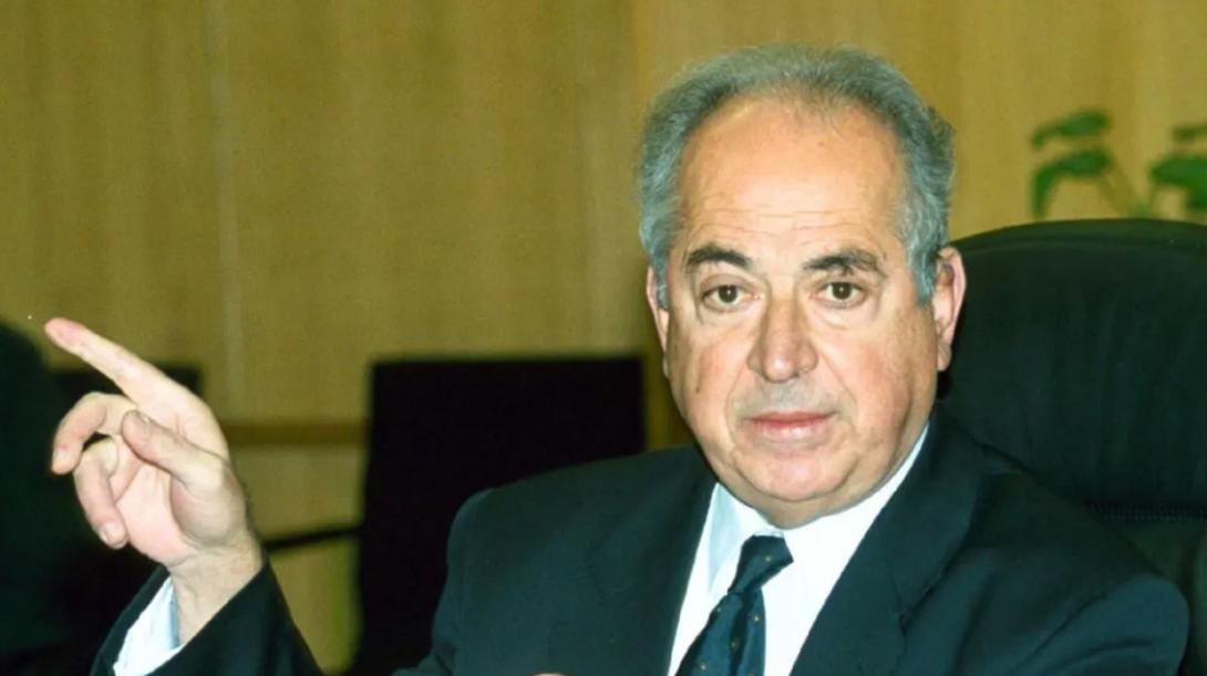 δημήτρης αποστολάκης
