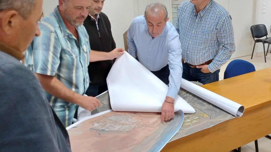 Στην συνάντηση για την πορεία υλοποίησης κατασκευής του νέου διεθνούς αεροδρομίου Καστελίου ο Σωκράτης Βαρδάκης 