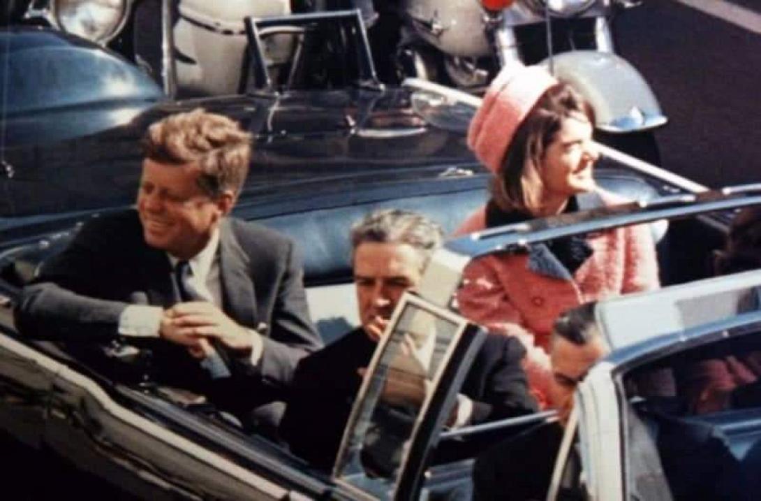 Ο Τζον Κένεντι λίγο πριν δολοφονηθεί στο Ντάλας, σαν σήμερα το 1963