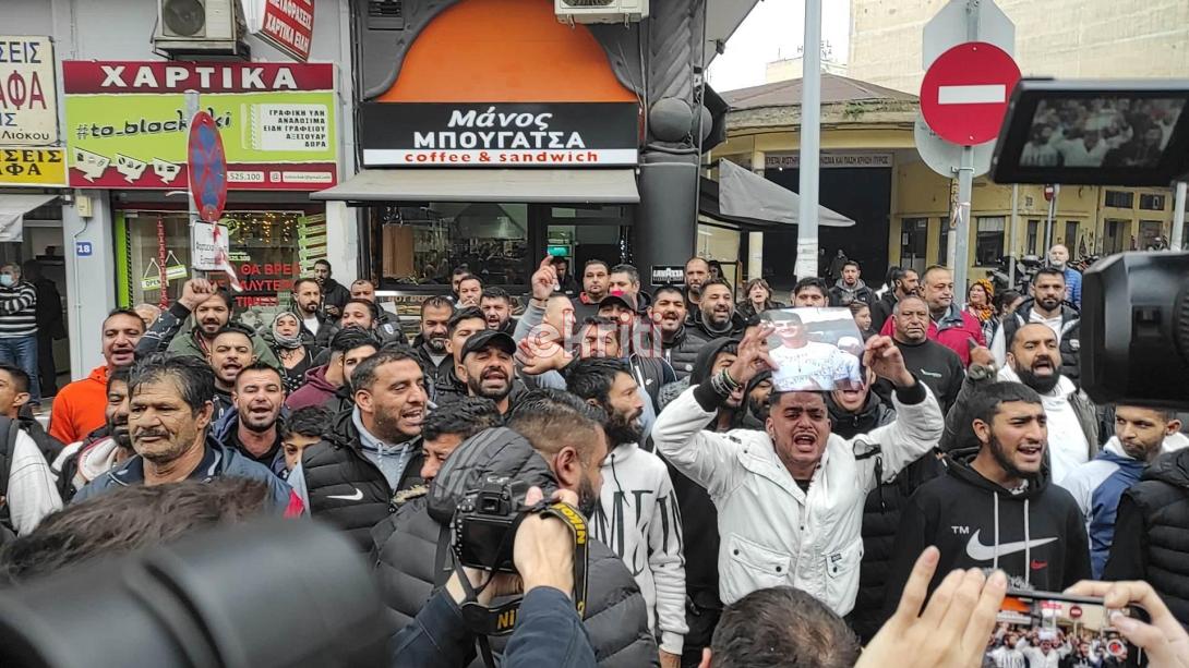 θεσ