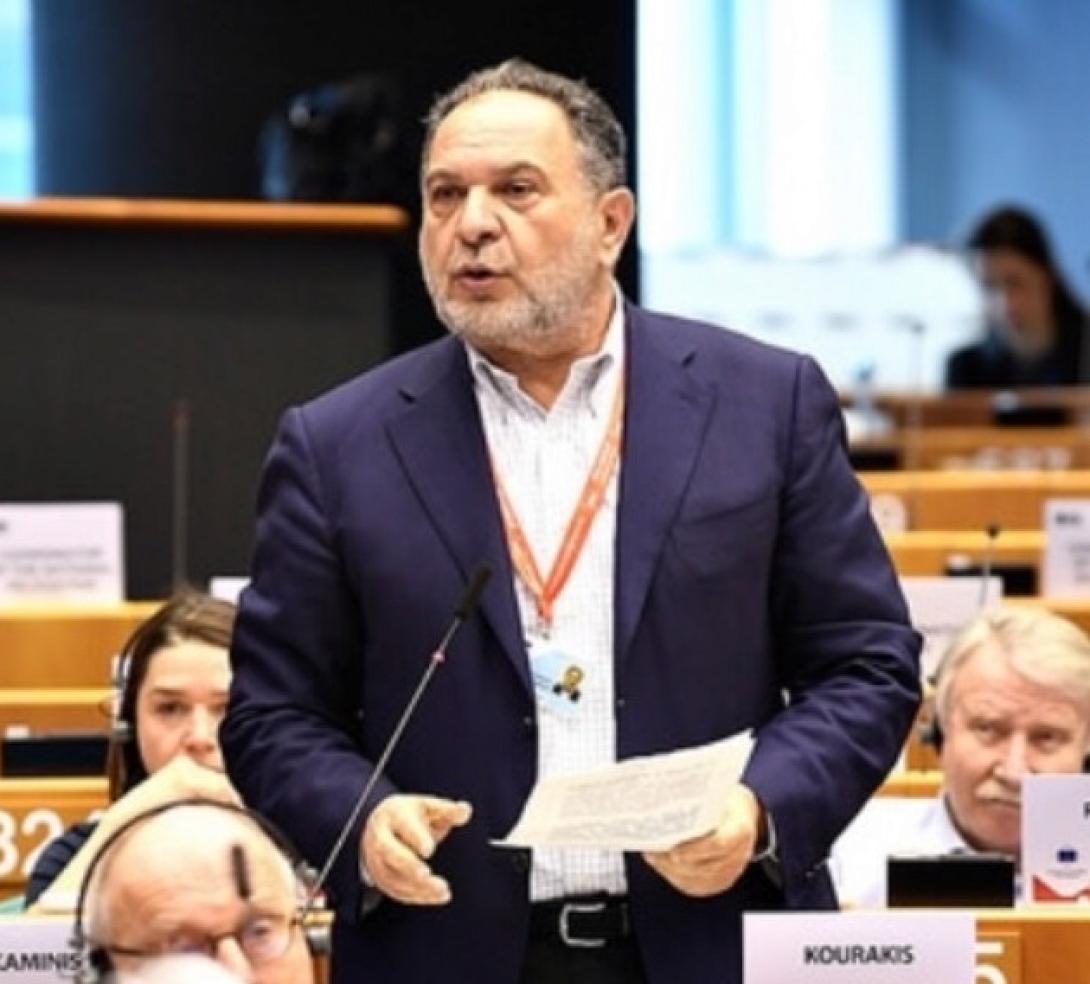 γιάννης κουράκης