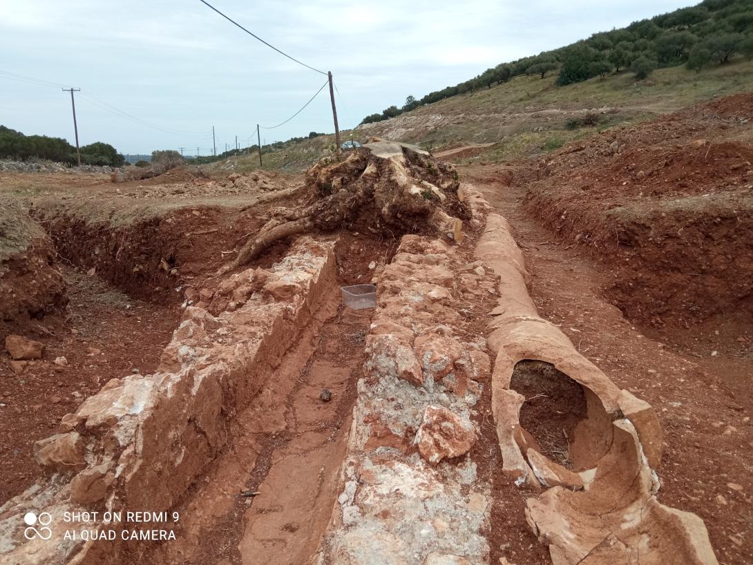 Αρχαίος αγωγός μεταφοράς νερού