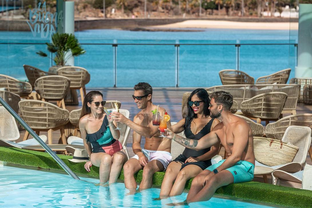 τουρίστες ξενοδοχείο