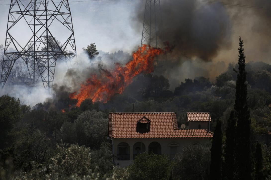 Φωτιά στον Κουβαρά