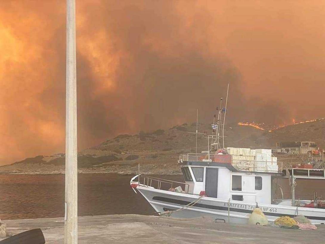 Στις φλόγες τρία ξενοδοχεία στη Ρόδο